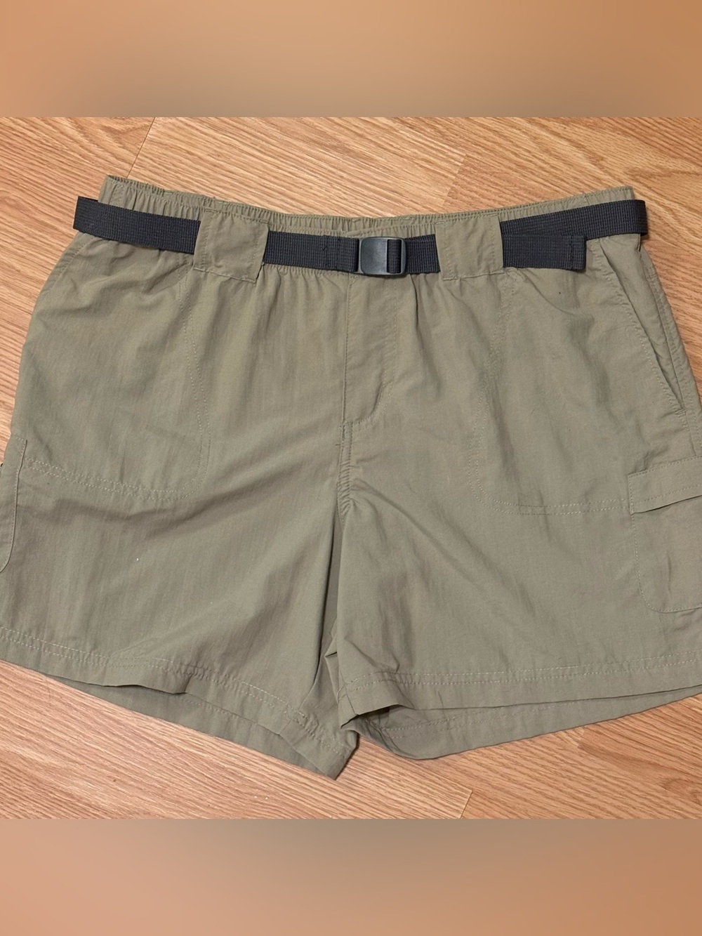 Columbia Sandy River Cargo Shorts Men’s Large Tan Nylon Outdoor Hiking Fishing